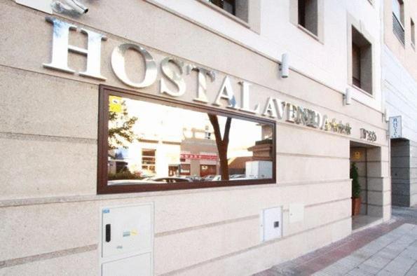 Hostal Avenida Barajas Madrid Eksteriør bilde