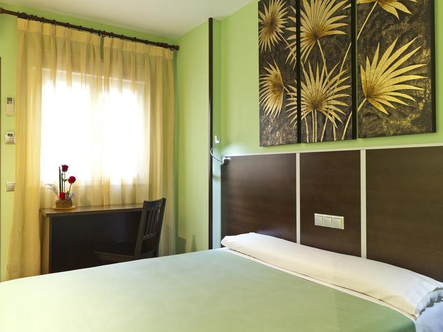 Hostal Avenida Barajas Madrid Eksteriør bilde