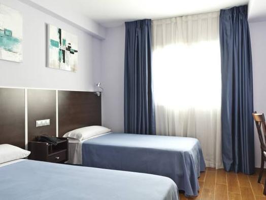 Hostal Avenida Barajas Madrid Eksteriør bilde