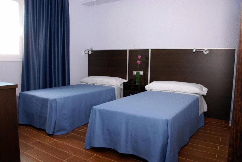 Hostal Avenida Barajas Madrid Rom bilde